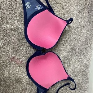 Victoria’s Secret pink